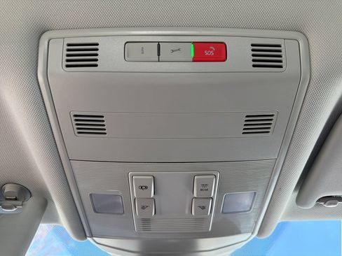 Certified 2023 Volkswagen Jetta SE FWD image 30