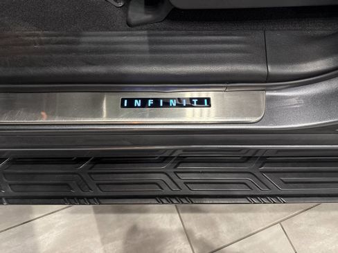 Used 2017 INFINITI QX80 4WD w/ Deluxe Technology Package image 29