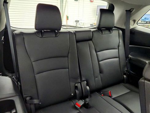 Used 2021 Honda Pilot Touring image 24