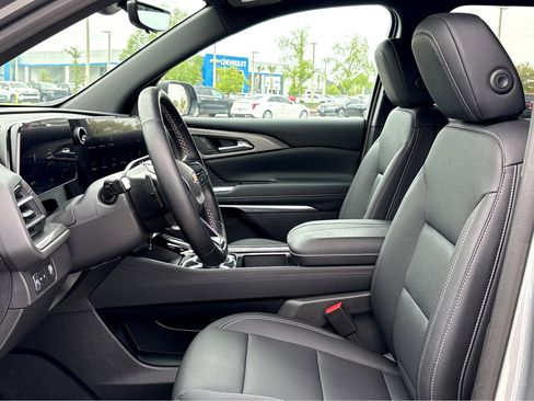 Used 2026 Chevrolet Traverse LT w/ Sun and Wheel Package image 15