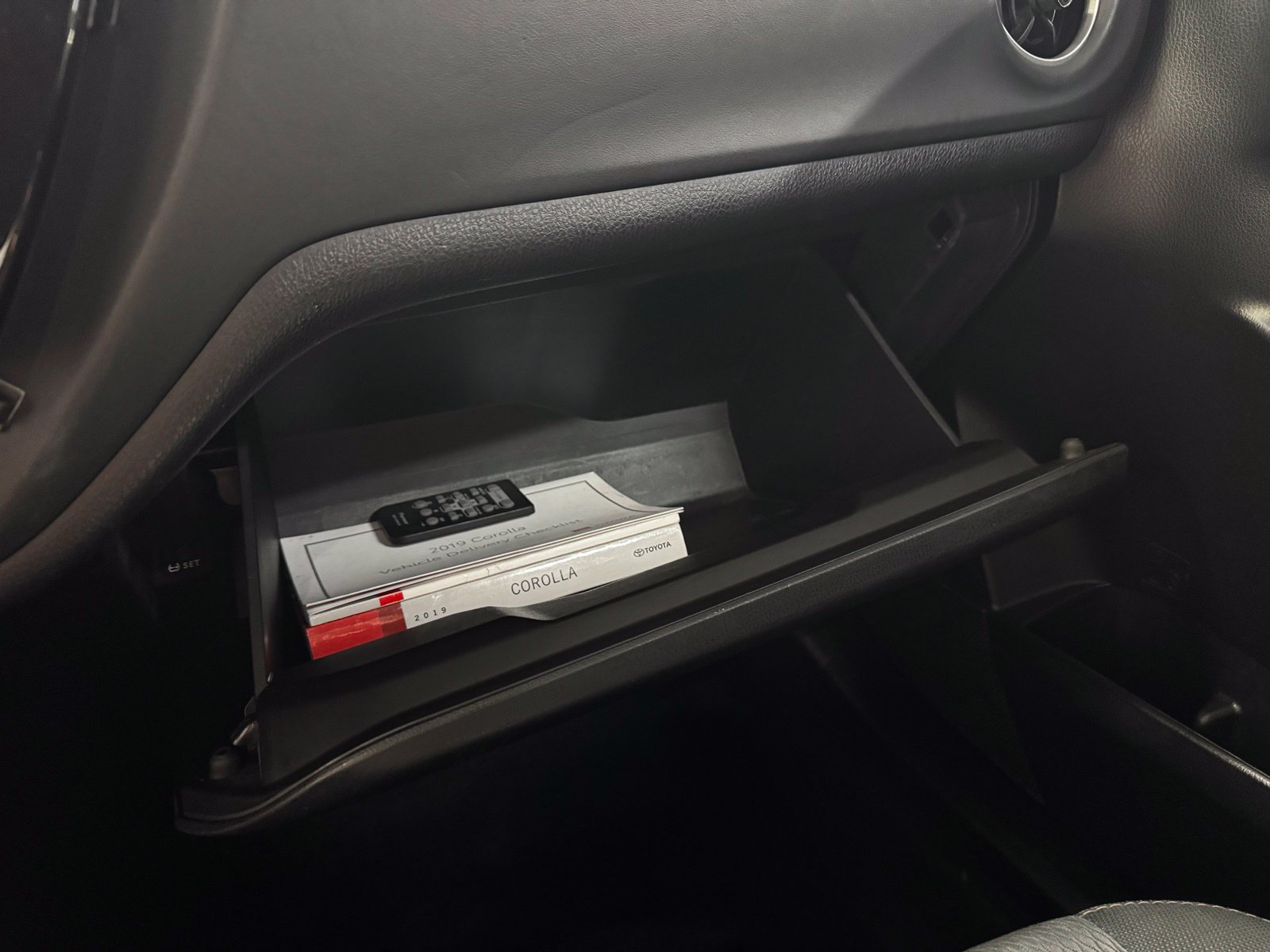 Used 2019 Toyota Corolla LE FWD image 27
