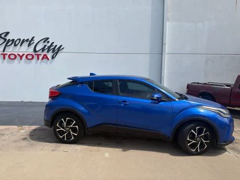 Used 2021 Toyota C-HR XLE FWD image 5
