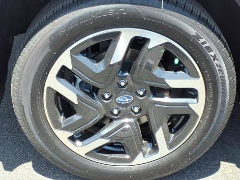 Used 2025 Subaru Forester Premium AWD/4WD image 10