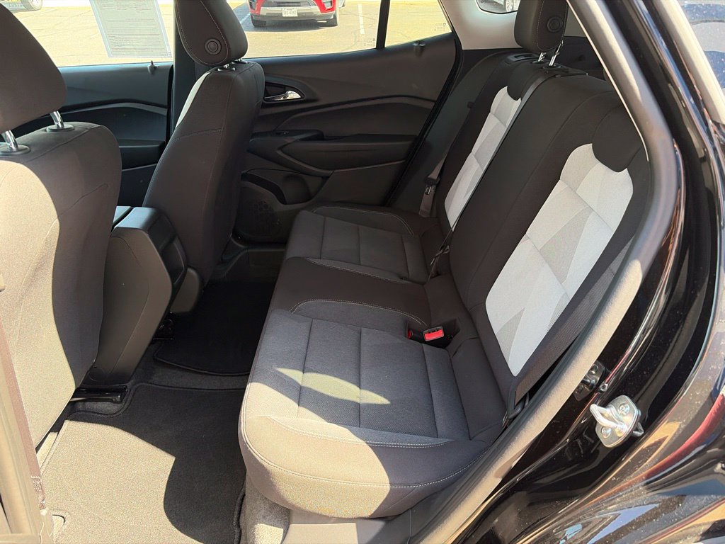 Used 2026 Chevrolet Trax LS FWD image 17