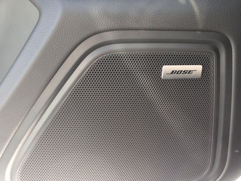 Certified 2025 Porsche Macan image 15