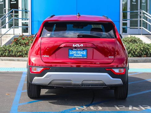 Used 2025 Kia Niro LX FWD image 8