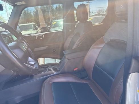 Used 2021 Ford Bronco Outer Banks w/ Sasquatch Package image 18