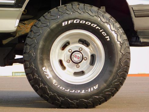 Used 1992 Ford Bronco image 9