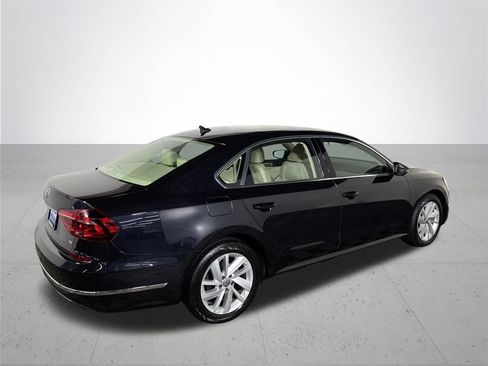 Used 2018 Volkswagen Passat 2.0T SE FWD image 6