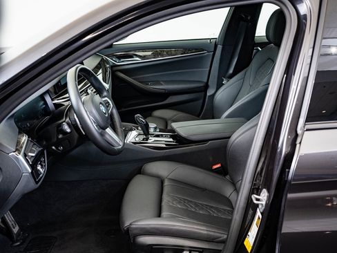 Used 2023 BMW 540i w/ M Sport Package image 21