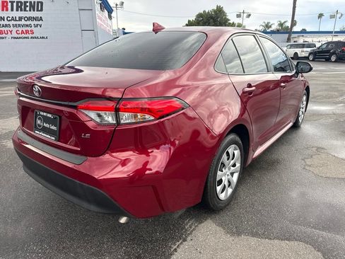 Used 2025 Toyota Corolla LE FWD image 5