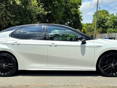 Used 2021 Toyota Camry XSE FWD image 11