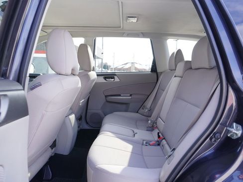 Used 2012 Subaru Forester 2.5X Premium w/ All-Weather Pkg image 4