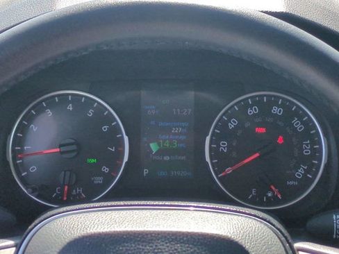 Used 2021 Toyota RAV4 XLE Premium image 21