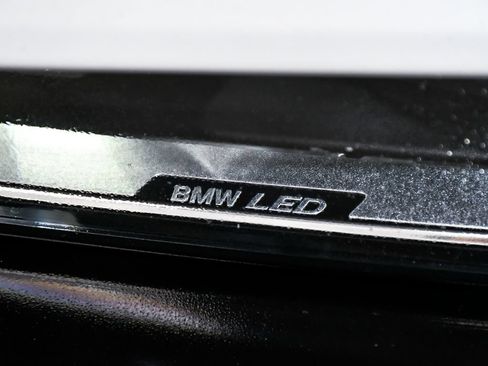 Used 2023 BMW 760i xDrive AWD/4WD image 90