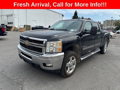 Used 2011 Chevrolet Silverado 2500 LTZ w/ LTZ Plus Package AWD/4WD image 3