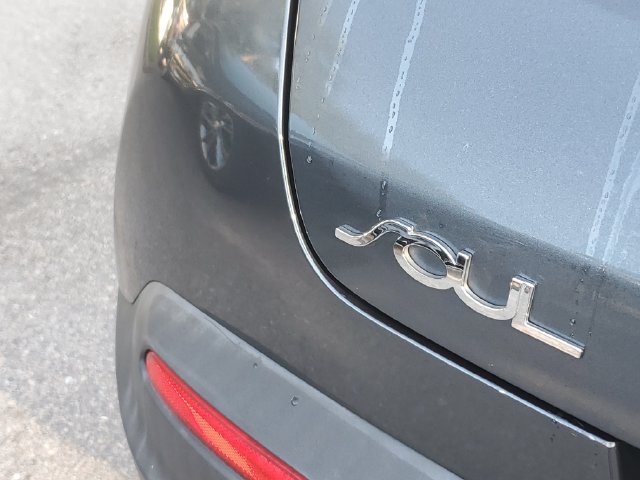 Used 2020 Kia Soul EX FWD image 29