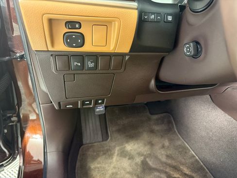 Used 2016 Lexus ES 350 w/ Premium Package w/Wood Trim FWD image 14