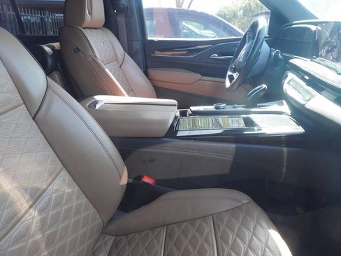 Certified 2024 Cadillac Escalade Sport w/ Touring Package AWD/4WD image 11