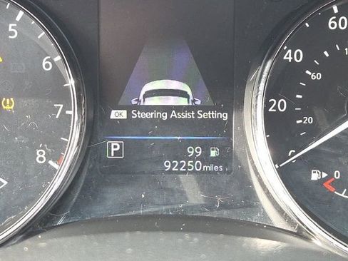 Used 2018 Nissan Rogue SL w/ Premium Package image 32