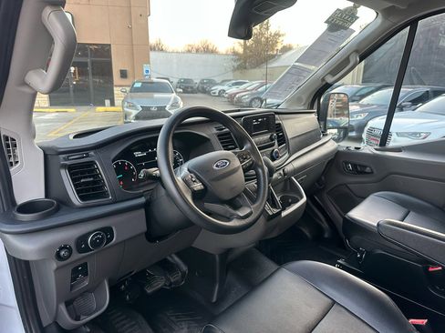 Used 2023 Ford Transit 250 Medium Roof AWD image 31