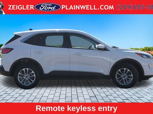Used 2021 Ford Escape SE w/ Cold Weather Package AWD/4WD image 6