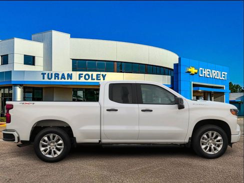 Used 2024 Chevrolet Silverado 1500 Custom image 6