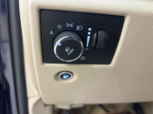 Used 2016 Jeep Grand Cherokee Overland RWD image 33