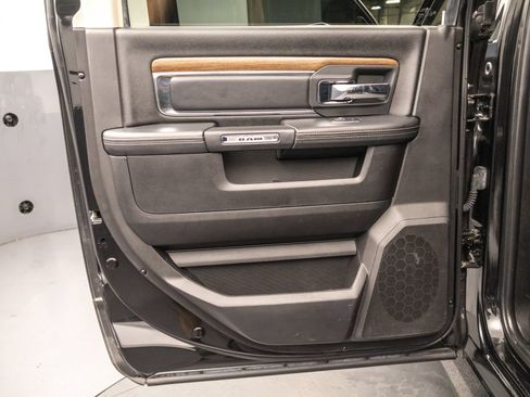 Used 2018 RAM 3500 Laramie w/ Convenience Group AWD/4WD image 31