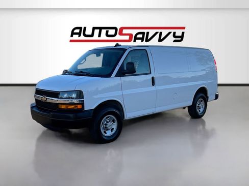 Used 2024 Chevrolet Express 2500 w/ Driver Convenience Package image 3