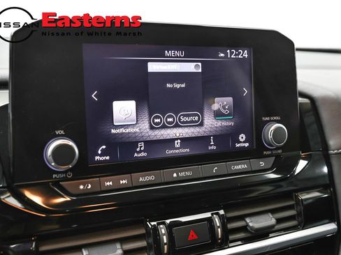 Used 2025 Nissan Pathfinder SV FWD image 18