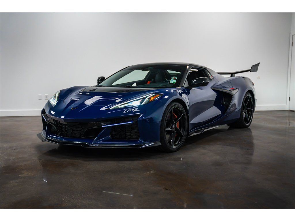 Used 2025 Chevrolet Corvette E-Ray w/ Stealth Interior Trim Package AWD/4WD image 33