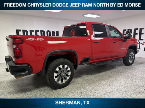 Used 2023 Chevrolet Silverado 2500 Custom w/ Custom Value Package AWD/4WD image 4