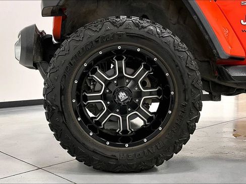 Used 2020 Jeep Wrangler Unlimited Sahara w/ Uconnect 4C Nav & Sound Group AWD/4WD image 10