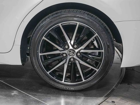 Certified 2021 Toyota Camry SE w/ Convenience Package image 11