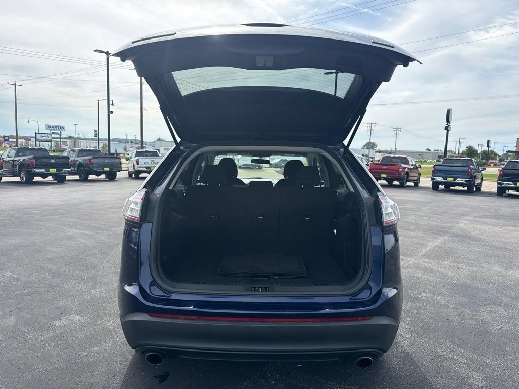 Used 2016 Ford Edge SE AWD/4WD image 29