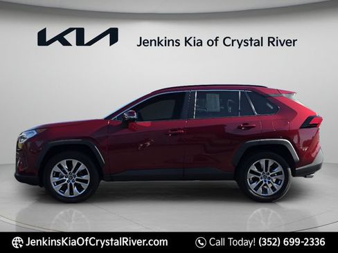 Used 2021 Toyota RAV4 XLE Premium FWD image 13
