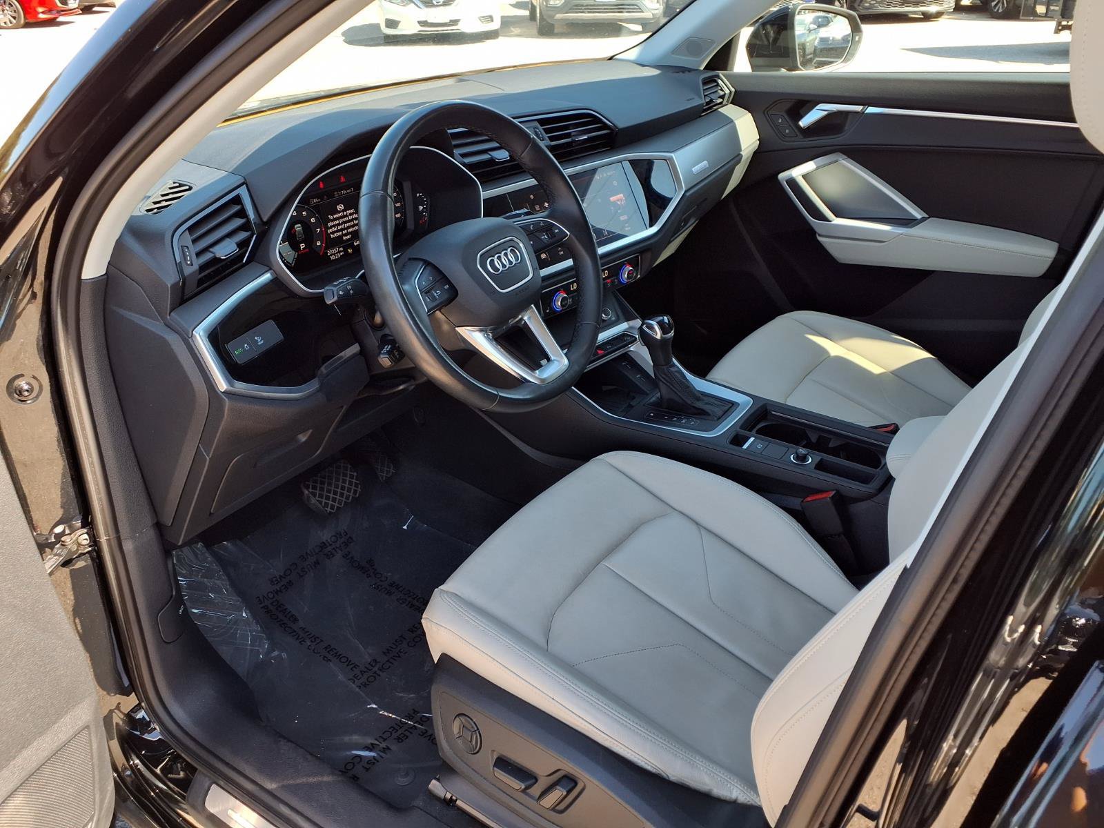 Used 2024 Audi Q3 2.0T Premium Plus w/ Premium Plus Package AWD/4WD image 16