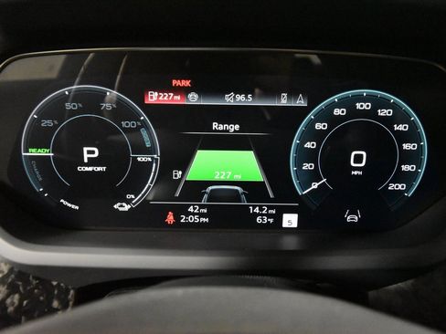 New 2025 Audi RS e-tron GT performance image 14