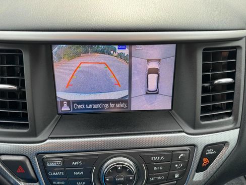 Used 2018 Nissan Pathfinder SL image 20