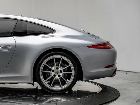Used 2015 Porsche 911 Carrera image 9