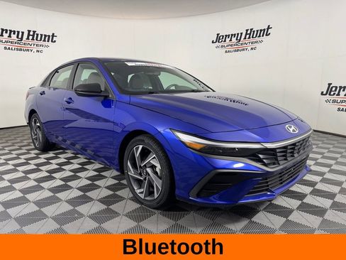 Used 2025 Hyundai Elantra Sport FWD image 6