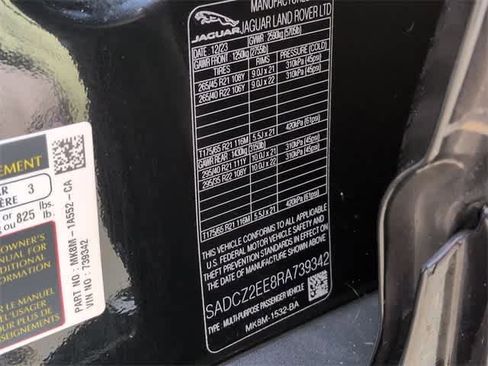 Used 2024 Jaguar F-PACE SVR image 37