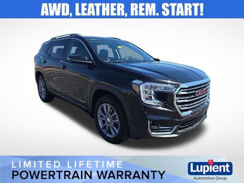 Used 2024 GMC Terrain SLT image 1