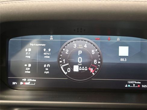 Used 2023 Land Rover Defender 90 X-Dynamic SE image 13