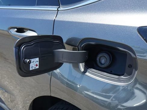 Used 2019 Ford Edge SEL w/ Equipment Group 201A FWD image 11
