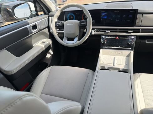 Used 2025 Hyundai Santa Fe SEL image 20