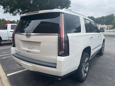 Used 2016 Cadillac Escalade Premium AWD/4WD image 7