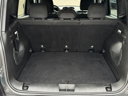 Used 2016 Jeep Renegade Sport w/ Power & Air Group image 27