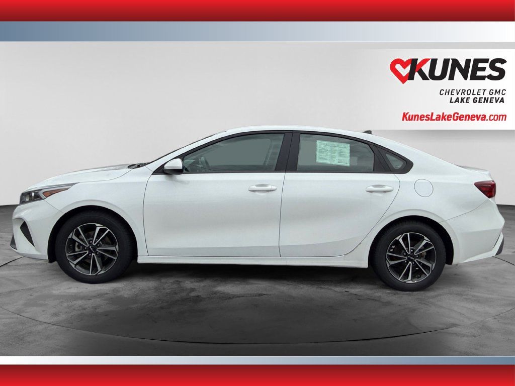 Used 2024 Kia Forte LXS FWD image 4